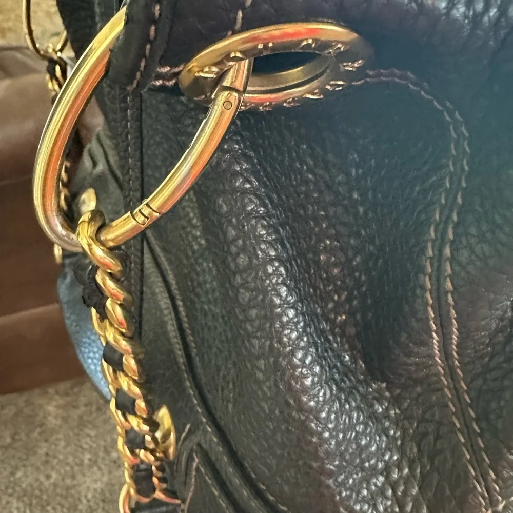 Dolce & Gabbana Pebble Leather Handbag - Picture 4 of 9